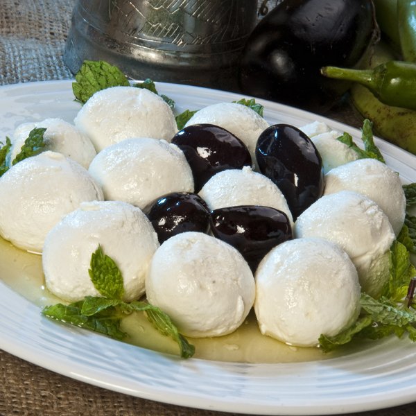THE FARM LABNEH BALLS WITH OLIVES JAR 850GM